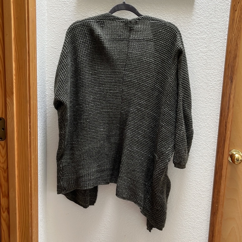 EUC Universal Thread | Cardigan - Picture 3 of 3